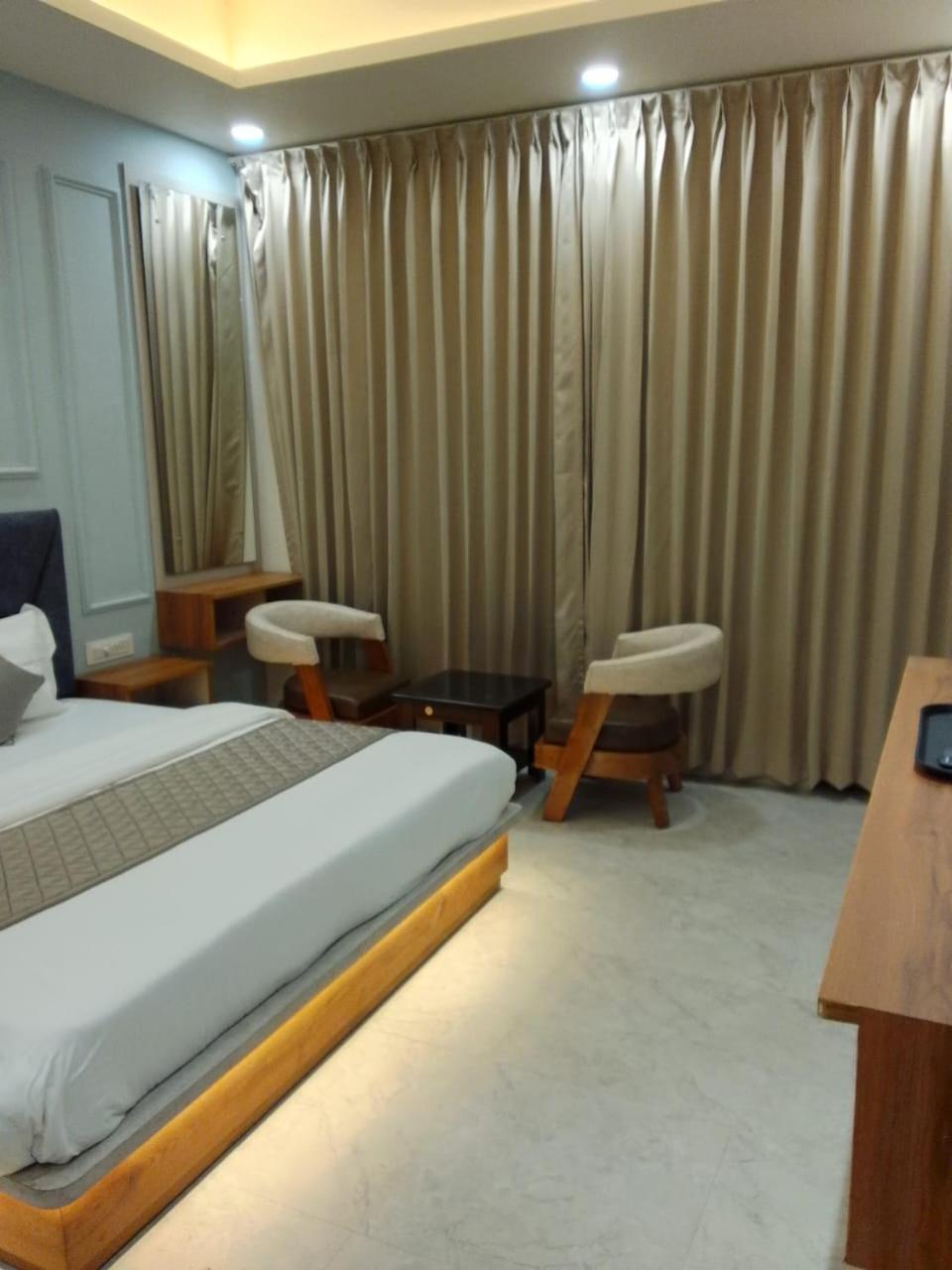 The Grand View Hotel Baijnath Luaran gambar
