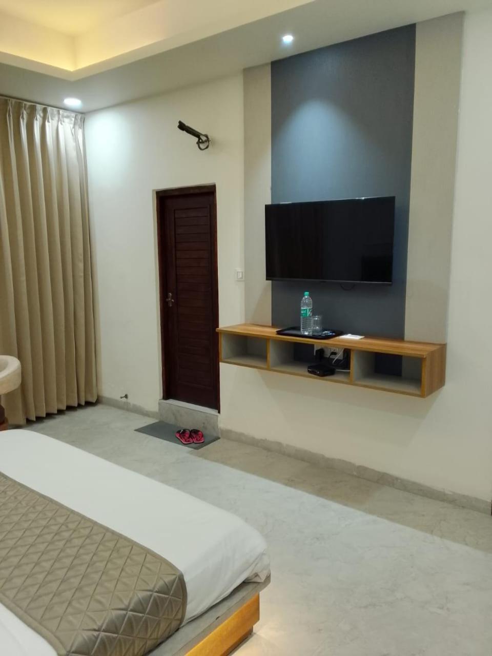 The Grand View Hotel Baijnath Luaran gambar